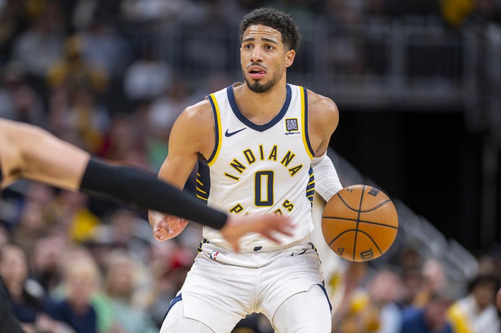 “NBA历史最佳阵容评选结果揭晓，球迷热议”.